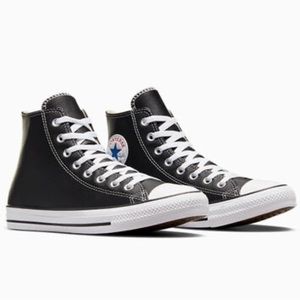 Chuck Taylor All Star Leather
UNISEX HIGH TOP SHOE mens US 3, womens US 5
